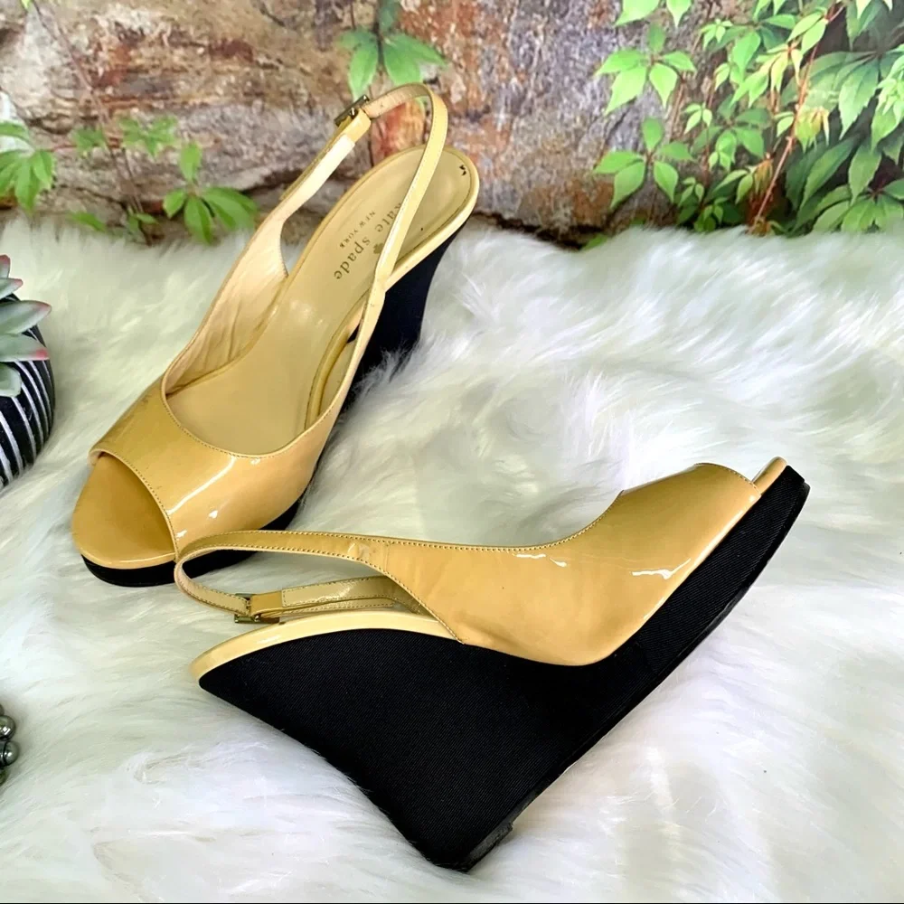 KATE SPADE Nude/Gold Peep Toe Patent Wedges, 8B